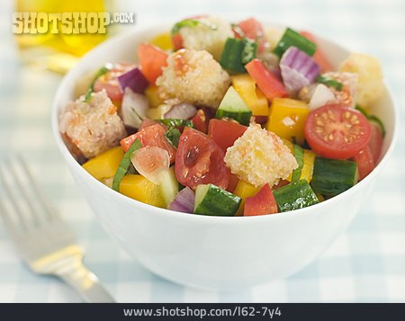 
                Gemischter Salat, Crouton                   