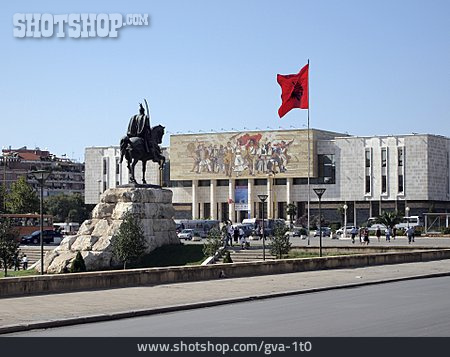 
                Albanien, Tirana, Skanderbeg-platz                   