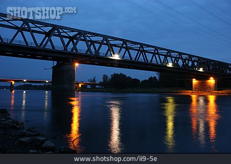 
                Brücke, Elbe, Eisenbahnbrücke, Elbbrücke Lauenburg                   