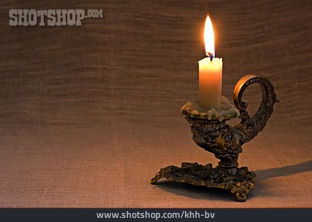 
                Kerze, Kerzenlicht, Kerzenständer                   
