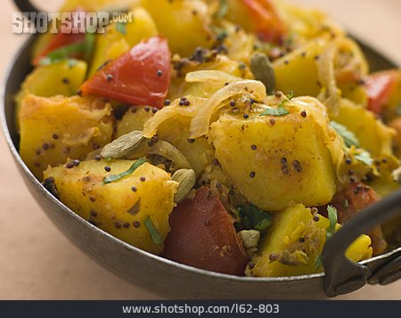 
                Indische Küche, Kartoffelgericht, Bombay Aloo                   