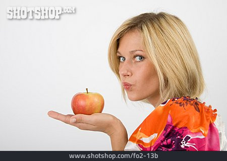 
                Frau, Apfel                   