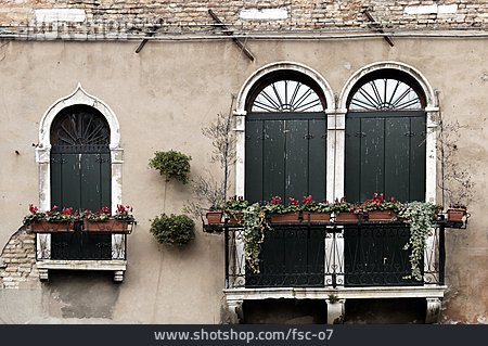 
                Balkon, Mediterran, Blumendekoration                   