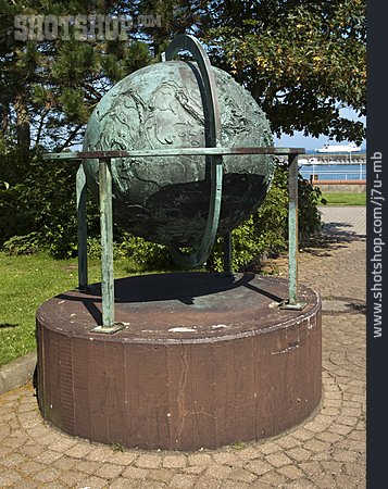
                Skulptur, Helgoland, Globus                   