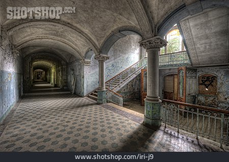 
                Ruine, Korridor, Beelitz-heilstätten                   