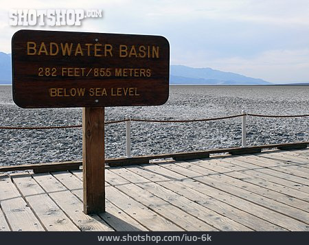 
                Death Valley, Salztonebene, Badwater Basin, Badwater                   