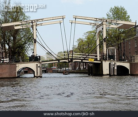 
                Gracht, Amsterdam, Hebebrücke                   