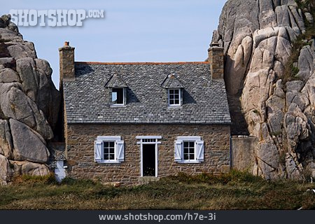 
                Brittany, Stone House, Le Gouffre                   
