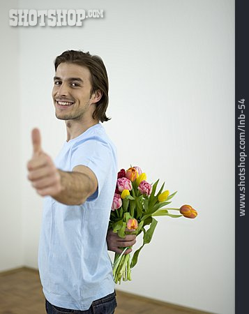 
                Junger Mann, überraschung, Blumengeschenk                   