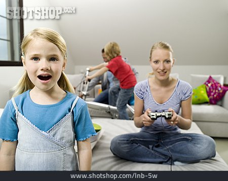 
                Familie, Computerspiel, Videospiel                   