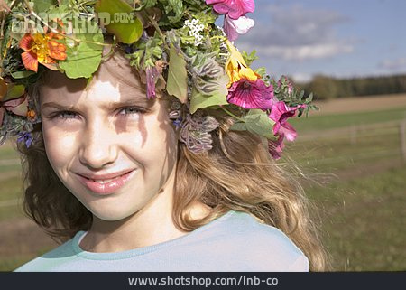 
                Mädchen, Naturverbunden, Blumenkranz                   