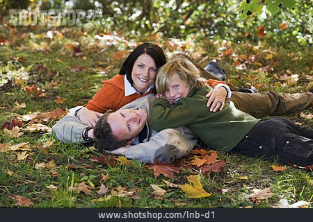 
                Herbstlich, Familie, Familienausflug                   