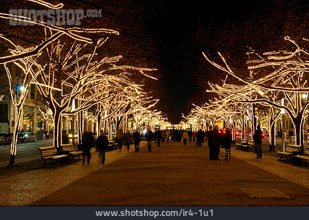 
                Berlin, Weihnachtsbeleuchtung, Unter Den Linden                   