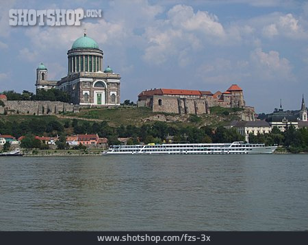 
                Donau, Esztergom                   