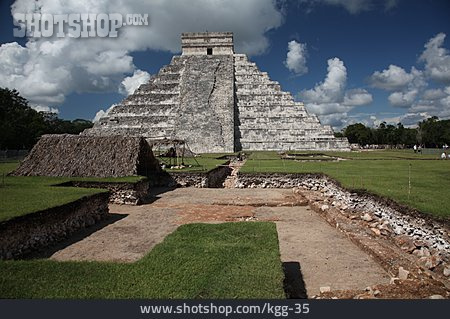 
                Archäologie, Mexiko, Yucatan, Chichen Itza, Pyramide Des Kukulcan                   