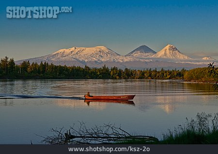 
                Boot, Pazifischer Feuerring, Kamtschatka Fluss                   