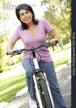 
                Frau, Radfahren, Fahrradfahrerin                   