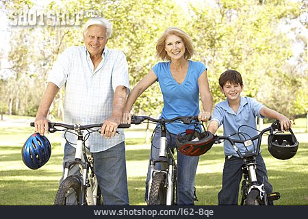 
                Enkel, Radfahren, Fahrradtour, Großeltern                   