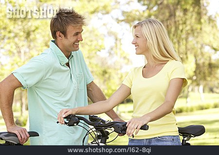 
                Paar, Fahrradfahrer, Radfahren, Fahrradtour                   