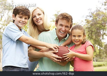 
                Familie, Ballspiel, Football                   