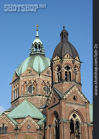 
                Kirche, München, Lukaskirche                   