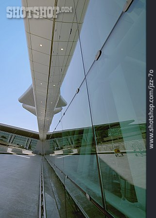 
                Moderne Baukunst, Stahlkonstruktion, Glasfassade                   
