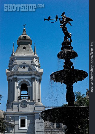 
                Brunnen, Plaza De Armas, Lima                   