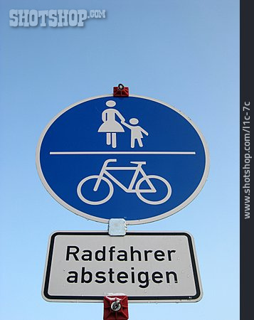 
                Verkehrsschild, Radfahrer, Fußgängerzone                   