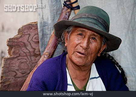 
                Seniorin, Porträt, Peruanerin                   