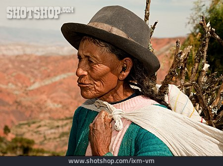 
                Seniorin, Peruanerin                   
