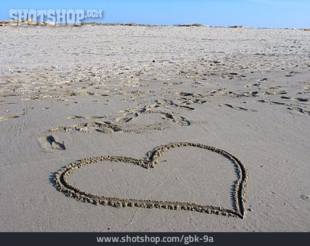 
                Strand, Sand, Herz, Verliebt, Urlaubsflirt                   