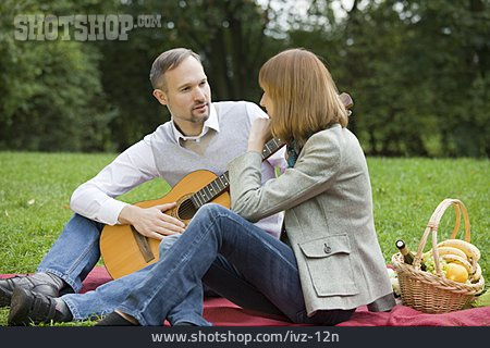 
                Paar, Romantisch, Picknick, Liebeslied                   
