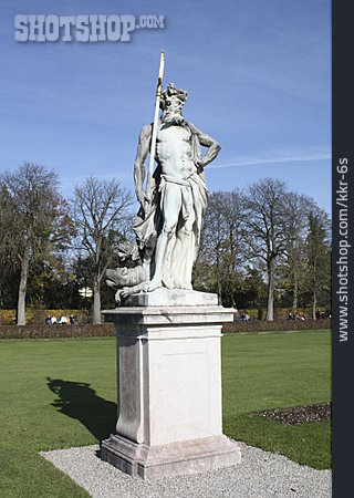 
                Statue, Schlosspark Nymphenburg                   