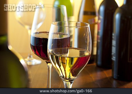 
                Rotwein, Weißwein, Weinprobe                   