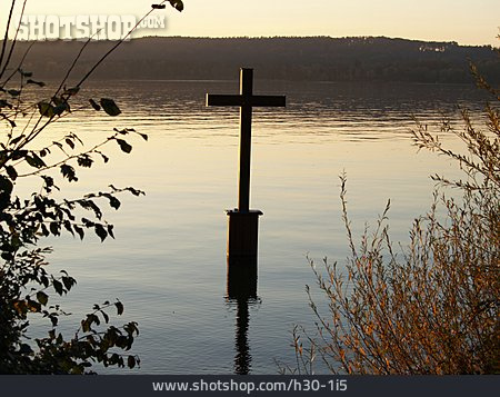 
                Kreuz, Starnberger See                   