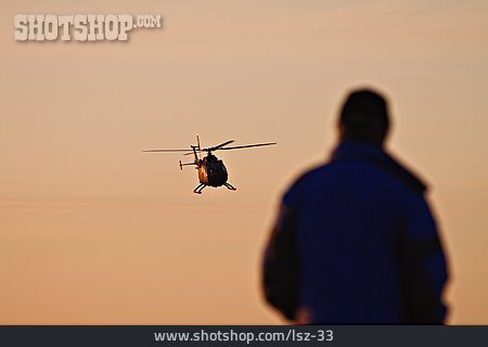 
                Hubschrauber, Beobachter, Hubschraubereinsatz                   