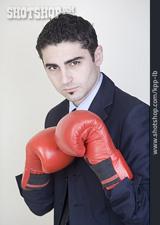 
                Konfrontation & Rivalität, Karriere, Boxen, Durchboxen                   