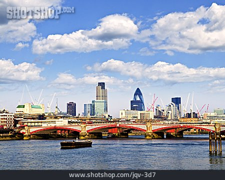 
                London, Themse, Blackfriars Bridge                   