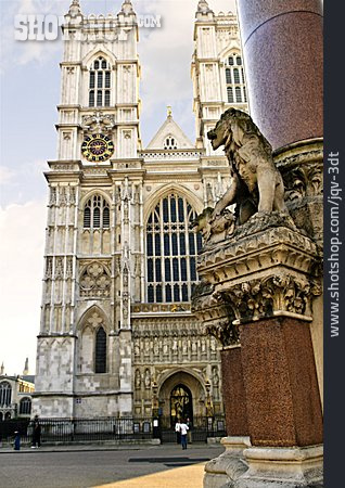 
                London, Westminster Abbey, Löwenskulptur                   