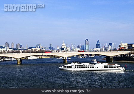 
                Themse, Ausflugsschiff, Waterloo Bridge                   