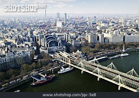 
                London, Charing Cross, Hungerford Bridge                   