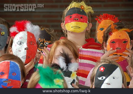 
                Kindergruppe, Maske, Gipsmaske                   
