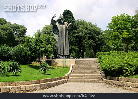 
                Statue, Split, Grgur Ninski                   