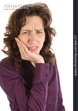 
                Frau, Zahnschmerzen                   