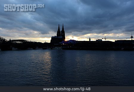 
                Silhouette, Köln                   