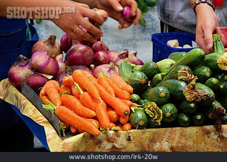 
                Marktstand, Gemüsestand, Wochenmarkt                   
