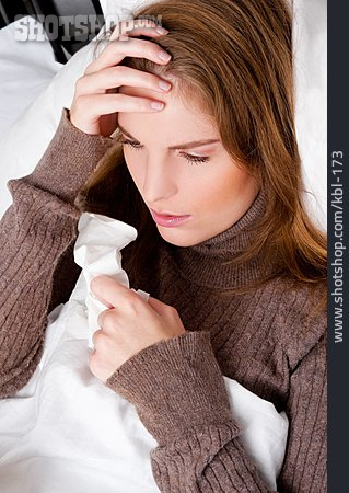 
                Junge Frau, Krank, Kopfschmerzen, Migräne                   