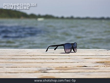 
                Sommer, Sonnenbrille, Bootssteg                   