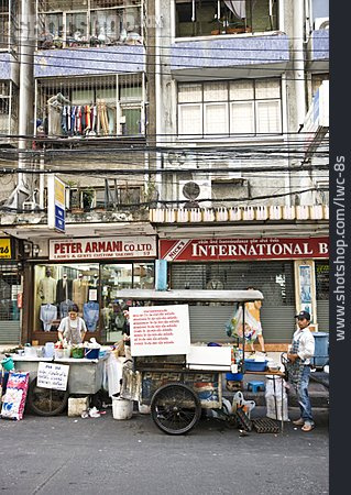 
                Thailand, Bangkok, Straßenhändler                   