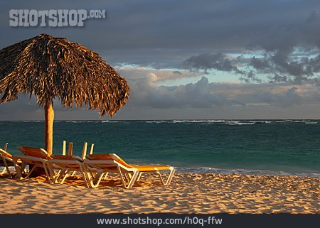 
                Strandliege, Dominikanische Republik                   